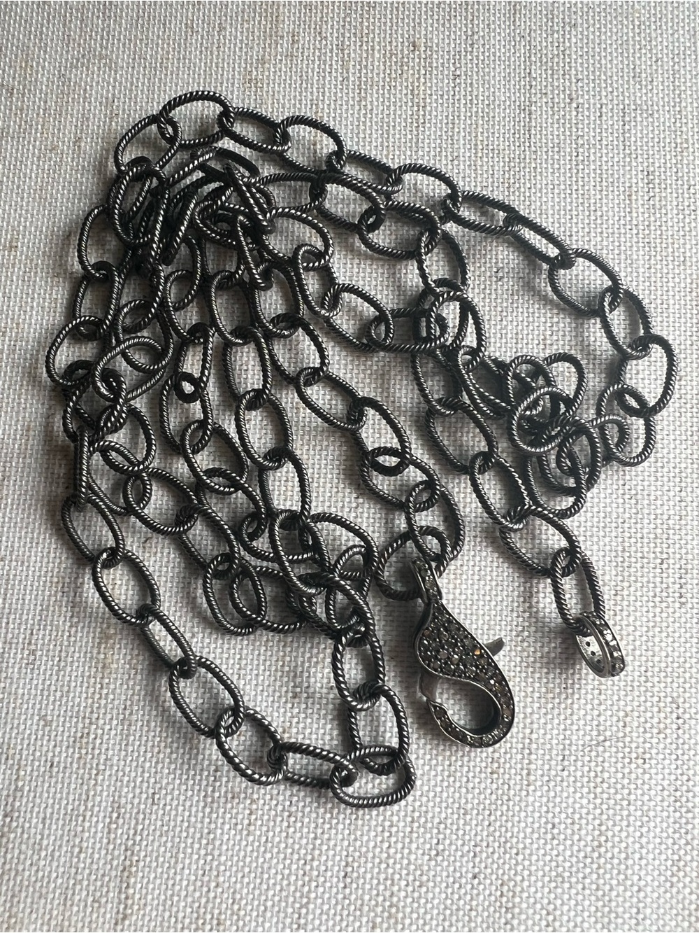 TAT 2 Gunmetal Sterling silver oval chain necklace with pavè clasp